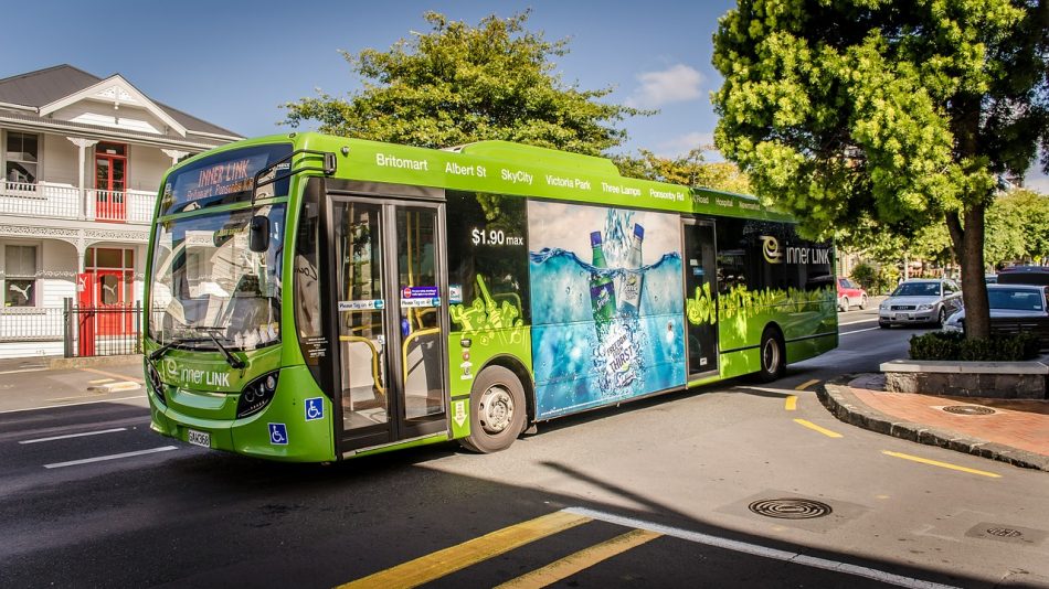 Во Франции запустили гибридный электроавтобус